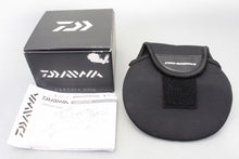 Load image into Gallery viewer, Daiwa 10 CERTATE 2004 Spinning Reel B7978 USED