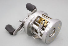 Load image into Gallery viewer, Shimano 03 CALCUTTA CONQUEST 200-DC RH Baitcasting Reel B9067 USED