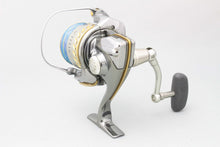 Load image into Gallery viewer, Shimano STELLA 4000 Spinning Reel B8644 USED