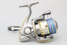 Load image into Gallery viewer, Shimano STELLA 4000 Spinning Reel B8644 USED