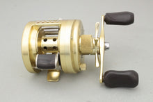 Load image into Gallery viewer, Shimano CALCUTTA CONQUEST 200 RH Baitcasting Reel B9154 USED