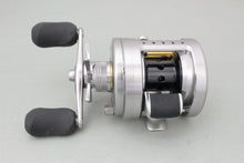Load image into Gallery viewer, Shimano 09 CALCUTTA CONQUEST 101 DC Left Baitcasting Reel B9204 USED

