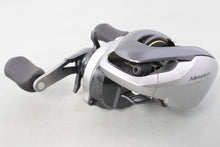 Load image into Gallery viewer, Shimano 13 Metanium HG RH Baitcasting Reel B8513 USED
