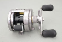 Load image into Gallery viewer, Shimano 09 CALCUTTA CONQUEST 200-DC RH Baitcasting Reel B9189 USED
