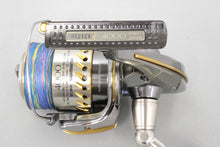 Load image into Gallery viewer, Shimano STELLA 4000 Spinning Reel B8644 USED
