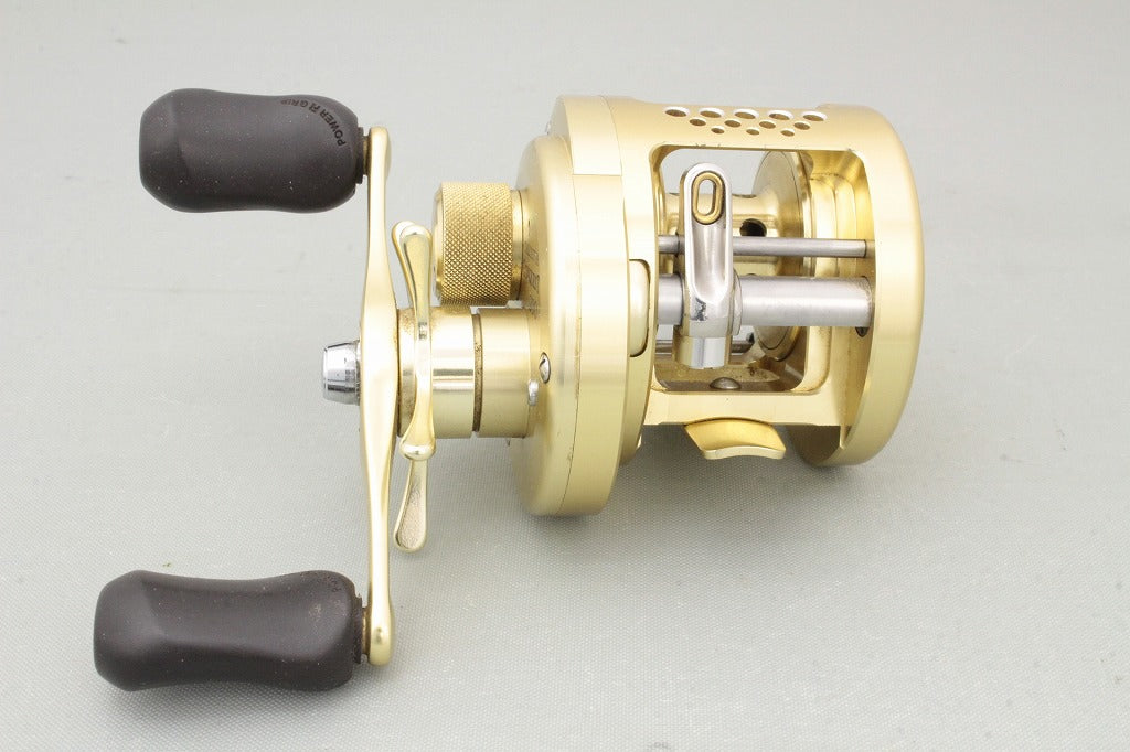 Shimano CALCUTTA CONQUEST 200 RH Baitcasting Reel B9154 USED