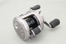 Load image into Gallery viewer, Shimano 09 CALCUTTA CONQUEST 200-DC RH Baitcasting Reel B9189 USED
